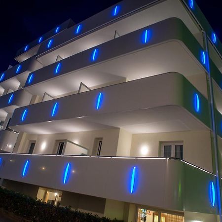 Hotel Salus Lignano Sabbiadoro Buitenkant foto