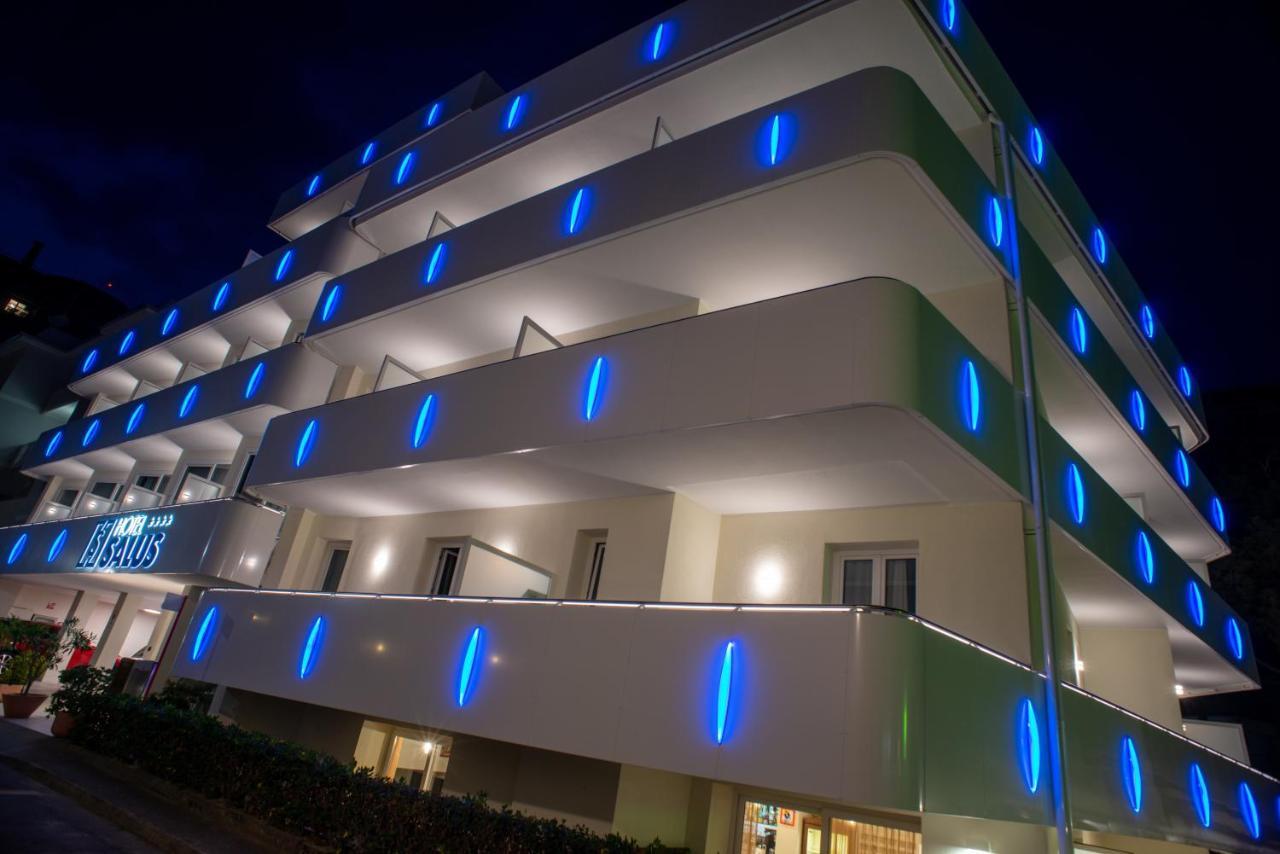 Hotel Salus Lignano Sabbiadoro Buitenkant foto